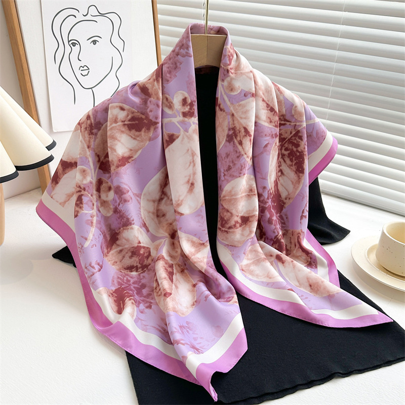 Scarf Silk Square - Grand Foulard Carré Imprimé Rétro de